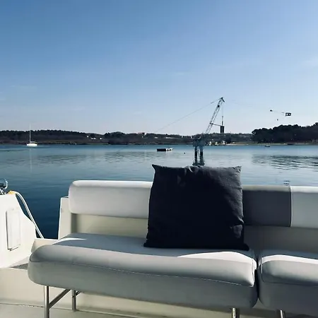 Dream Night Boats * Πόρετς