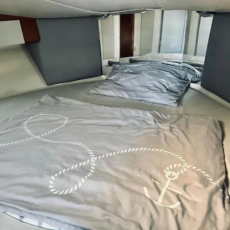 Πλωτό κατάλυμα Dream Night Boats Πόρετς